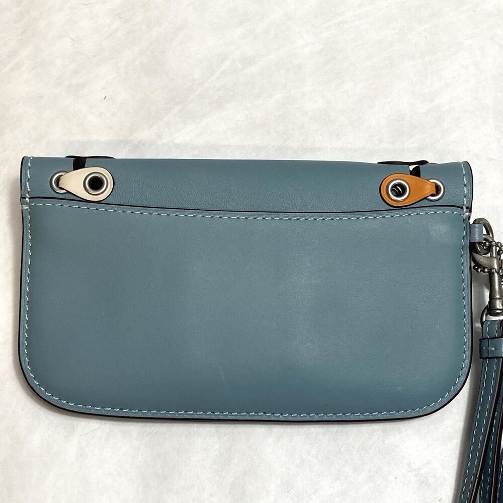 EUC Coach 1941 Steel Blue Wristlet clutch - Picture 5 of 12